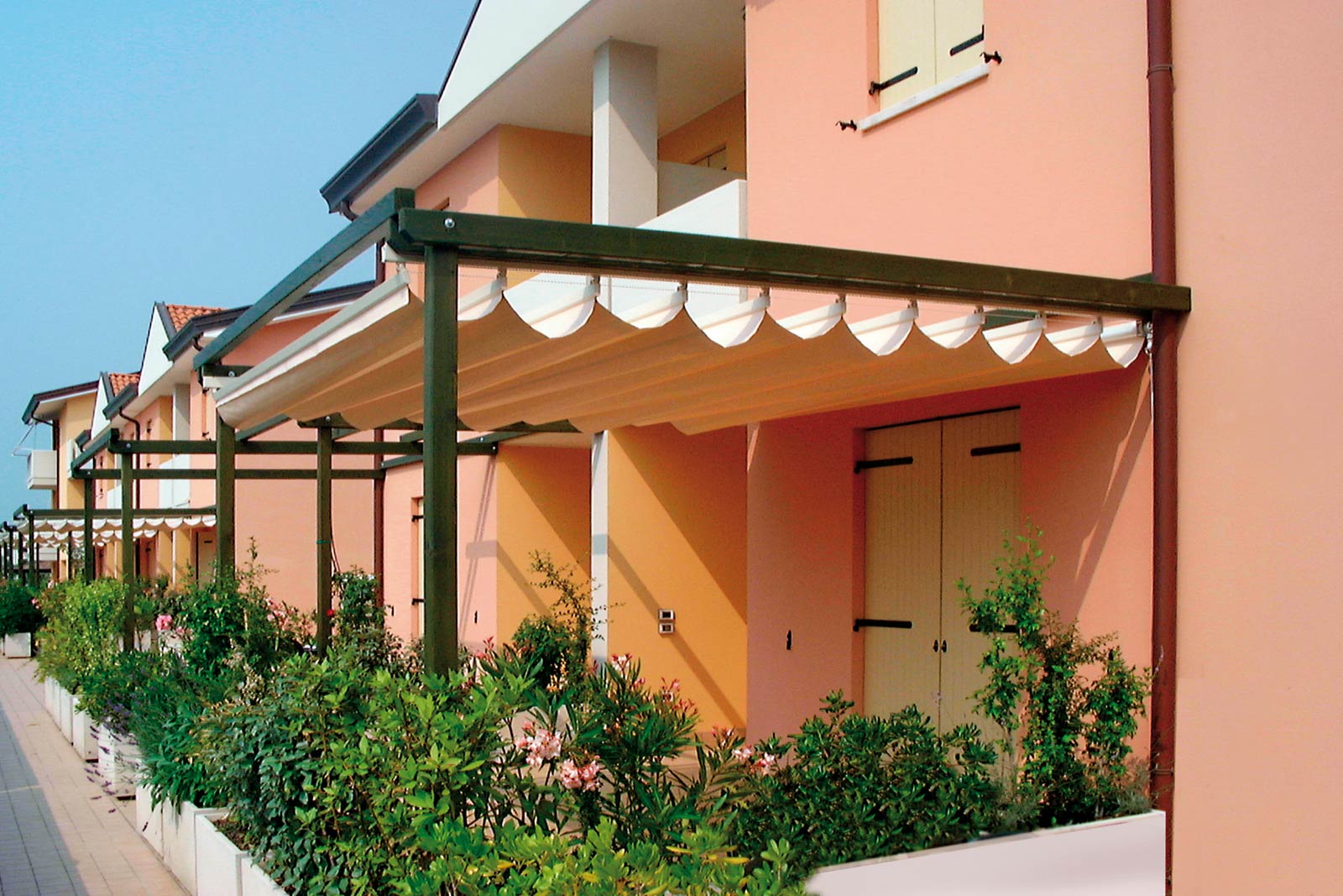 Pèrgoles de fusta Tecnic Light a Girona Pèrgola972